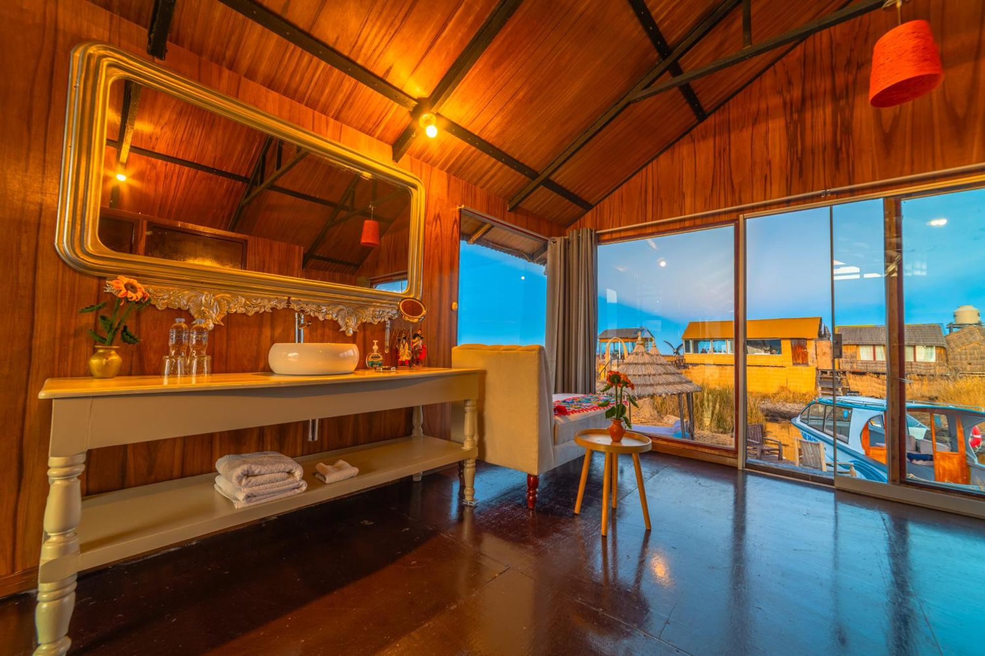 Uros Kay Pacha Lodge Puno Rom bilde